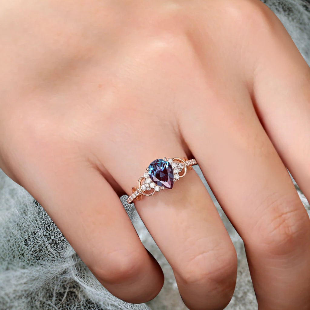 Vintage Alexandrite Ring Unique Pear Cut Engagement Moissanite Cluster Wedding Promise Ring For Women Delicate Gemstone Ring