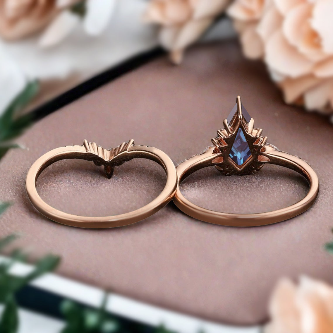 Unique Kite Cut Alexandrite Engagement Ring Set Vintage Solid Gold Diamond Ring Set Women Bridal Promise Wedding Ring Set Anniversary Gift