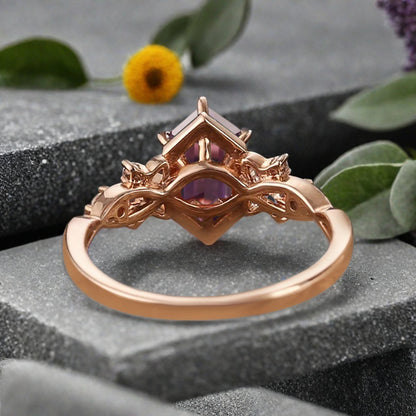 Bague de fiançailles Art déco en labradorite et moissanite taille ovale