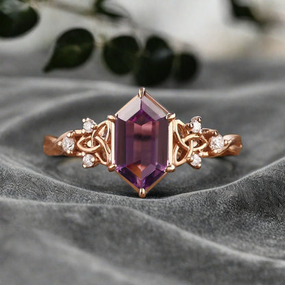 Bague de fiançailles Art déco en labradorite et moissanite taille ovale