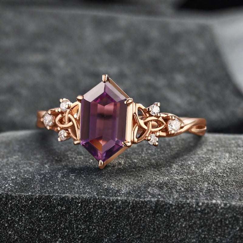 Bague de fiançailles Art déco en labradorite et moissanite taille ovale