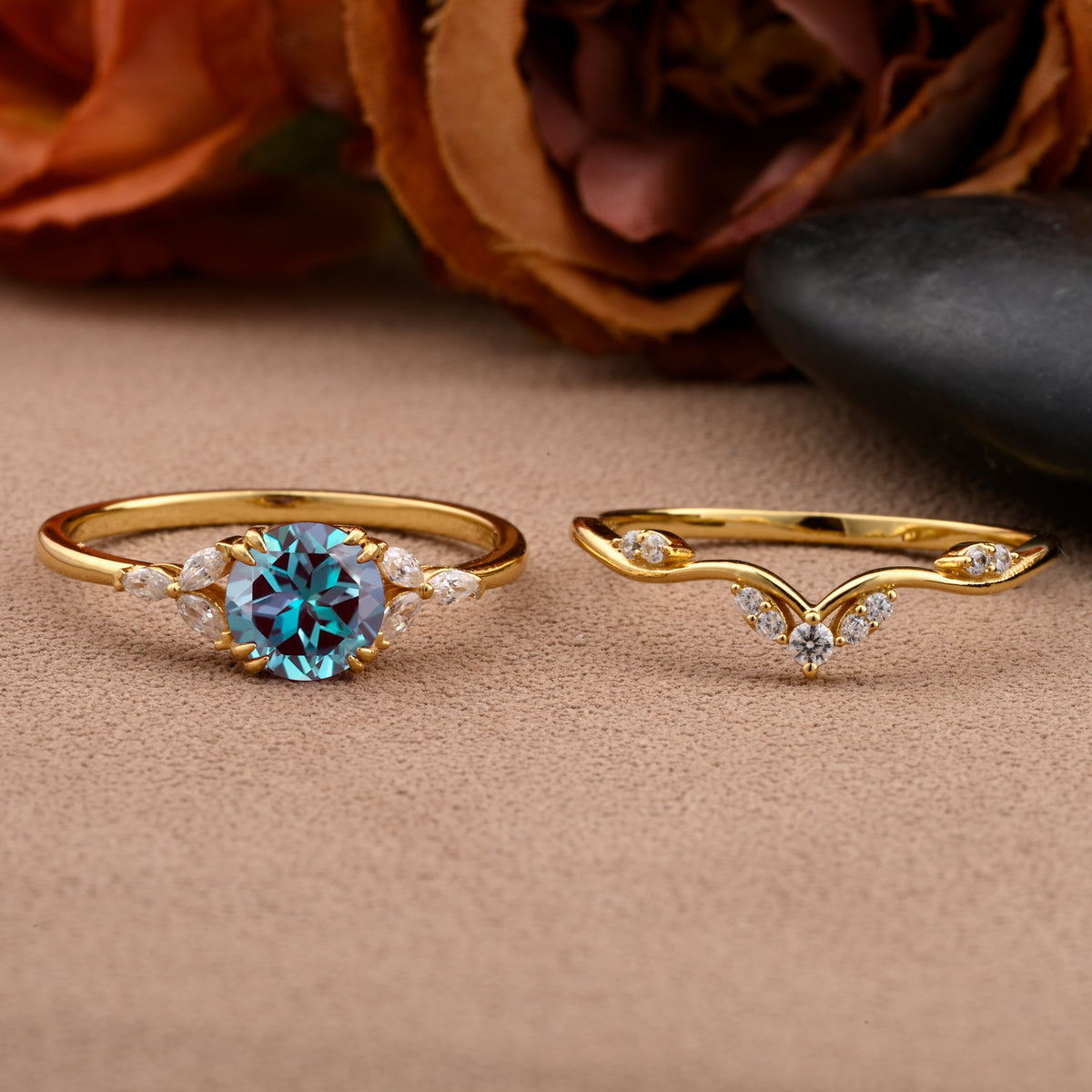 Round Cut Alexandrite Engagement Women Ring Vintage Yellow Gold Alexandrite Bridal Ring Set Art Deco Moissanite Wedding Anniversary Ring Set