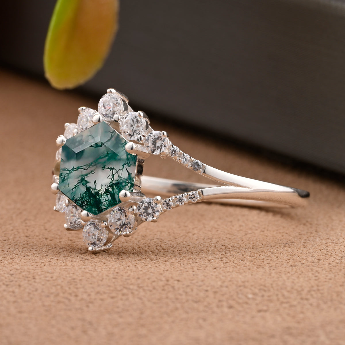 Vintage Moss Agate Engagement Ring Hexagon Shape Anniversary Ring Solid Gold Solitaire Unique Moss Agate Ring for Women